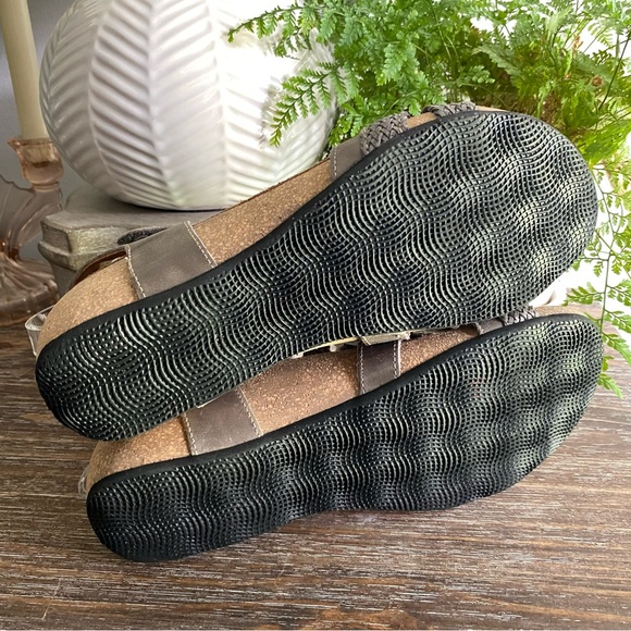 Taos | Trulie Lightweight Leather Sandal Woven Leather Womens 7 - 7.5 Dk Grey - Picture 7 of 12